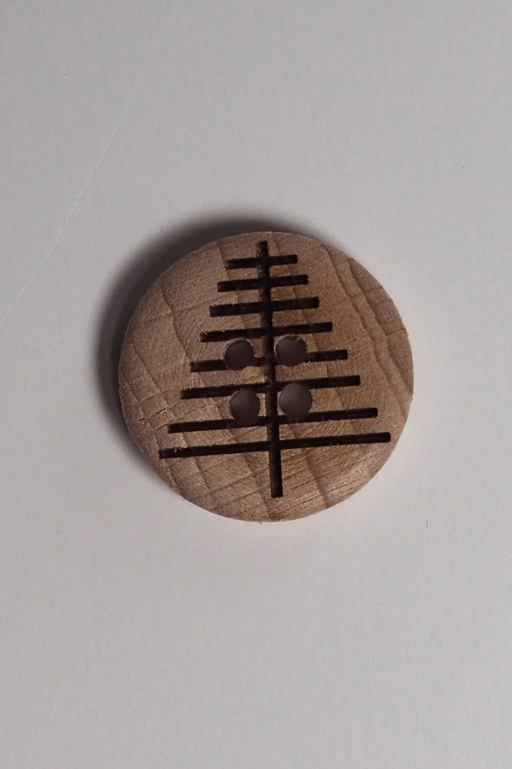 WOODEN BUTTON WITH TREE
