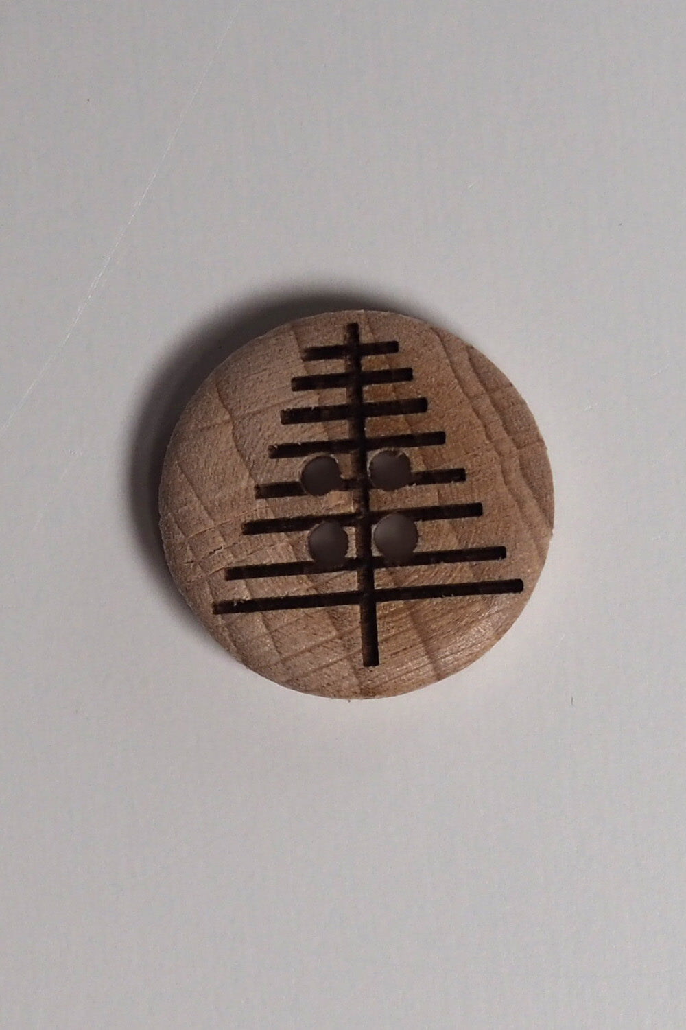 HOLZKNOPF MIT BAUM