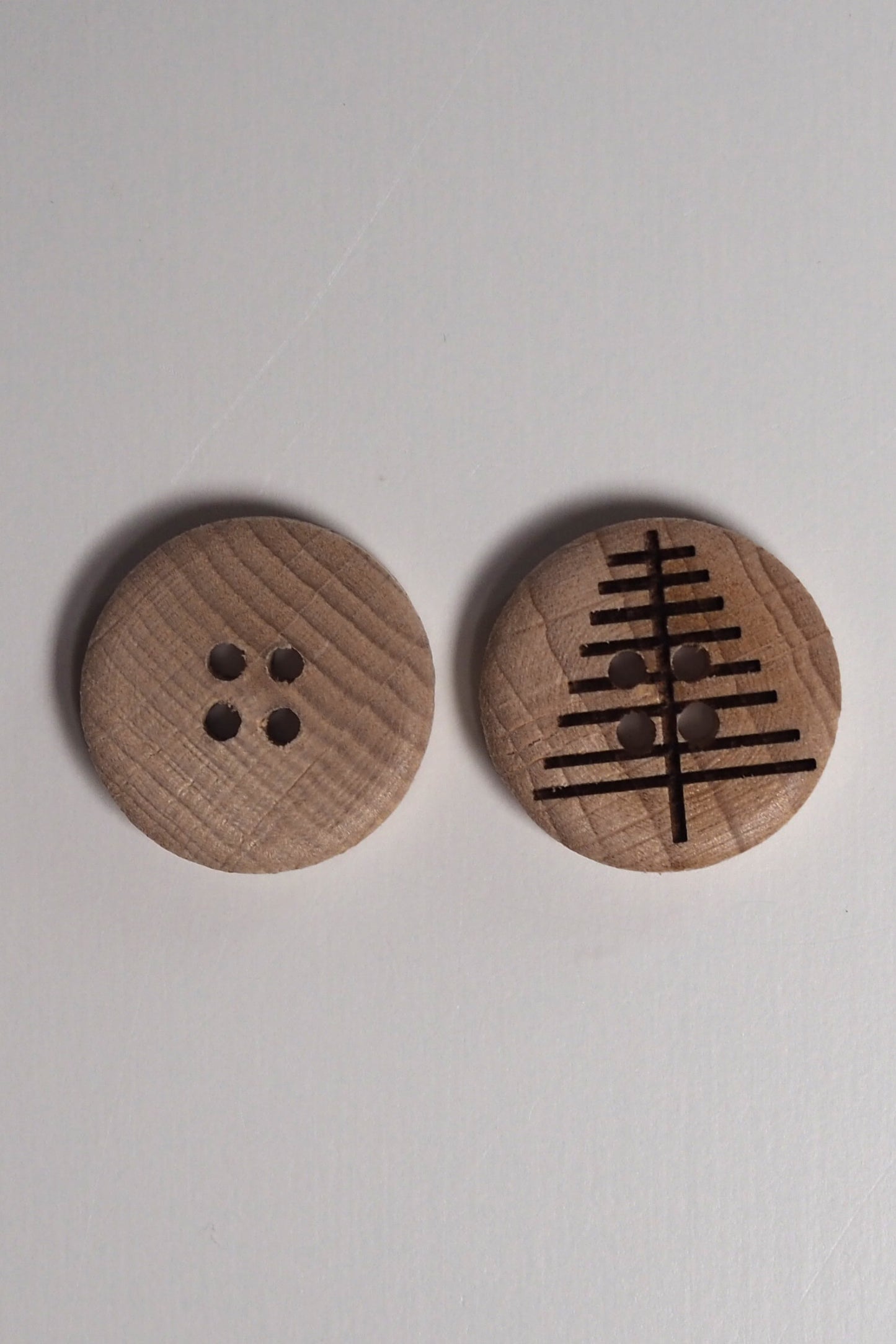 WOODEN BUTTON WITH TREE