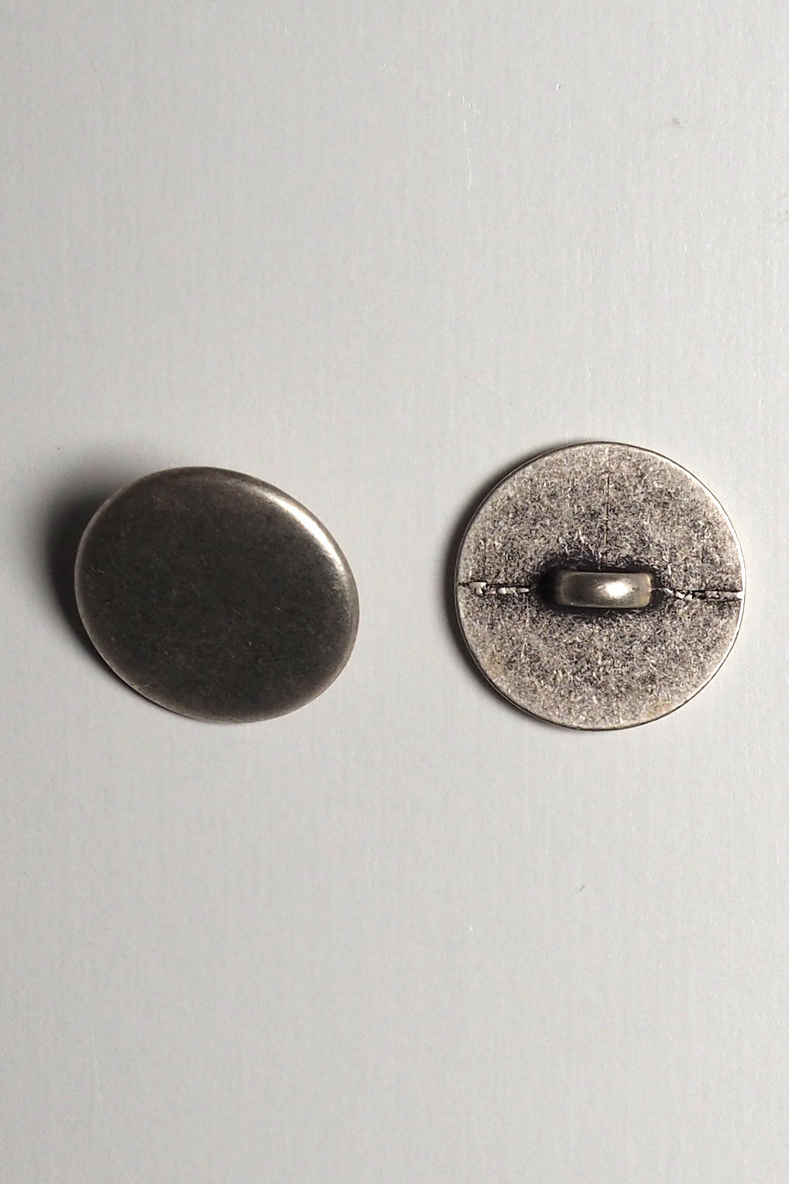 METAL BUTTON