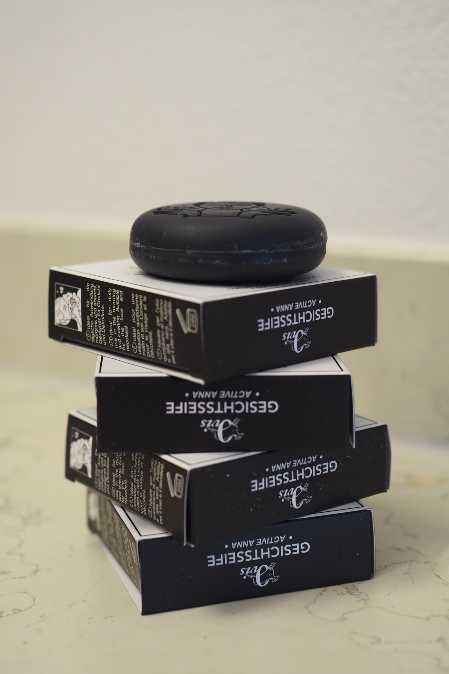 Ovis facial soap activated charcoal