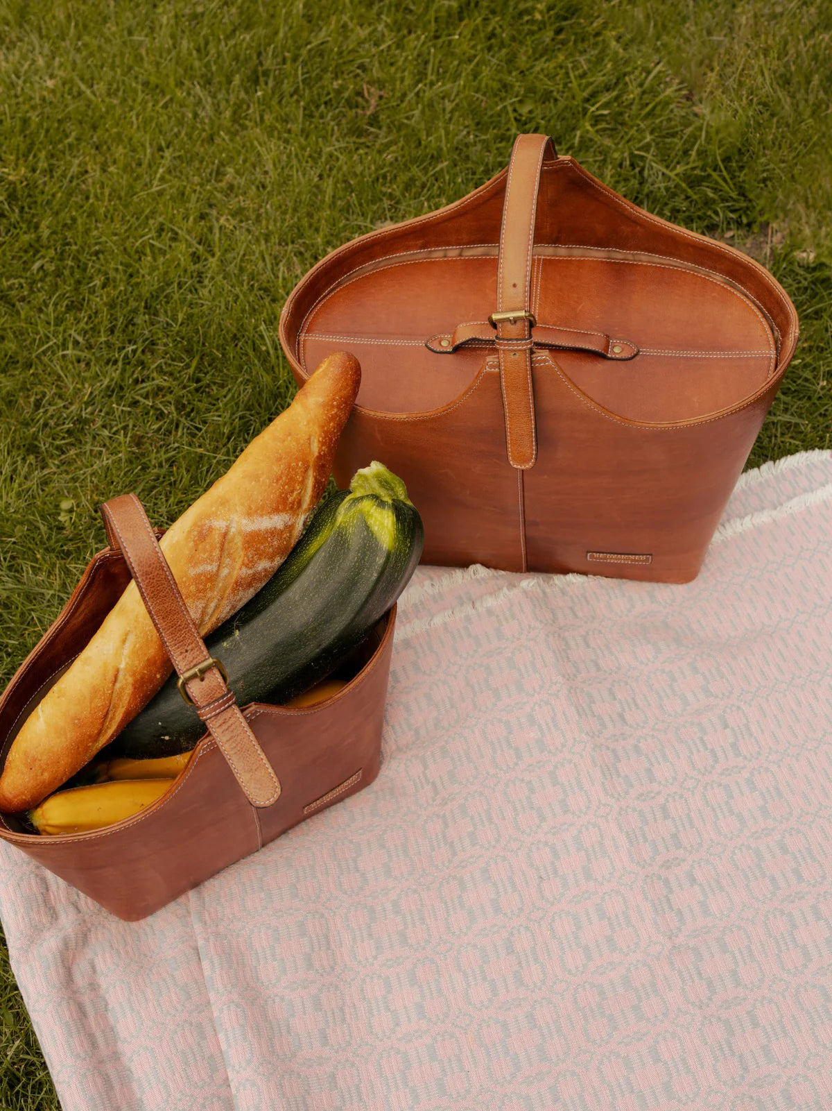 PROJECT PO72 - Farbe Walnut -